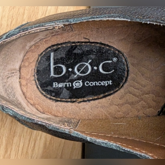 Boc Born Concept women's size 9 black leather slip ons - Picture 3 of 12